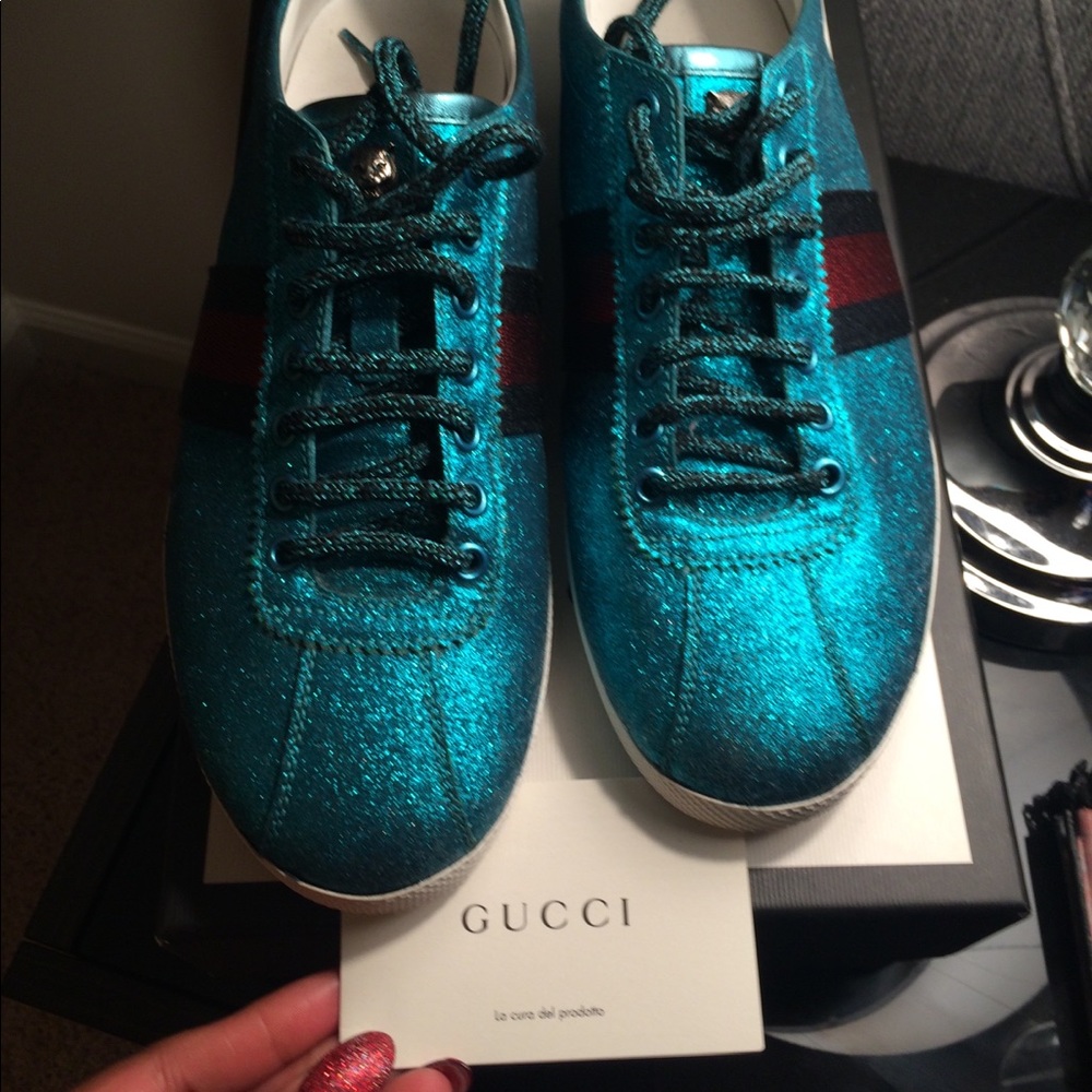 Gucci  (SOLD NOT AVAILABLE TO BUY)